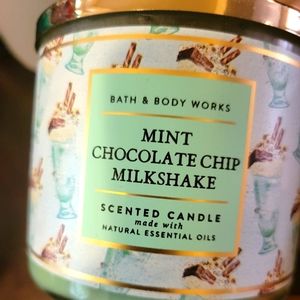 Mint 🍫 Chip milkshake